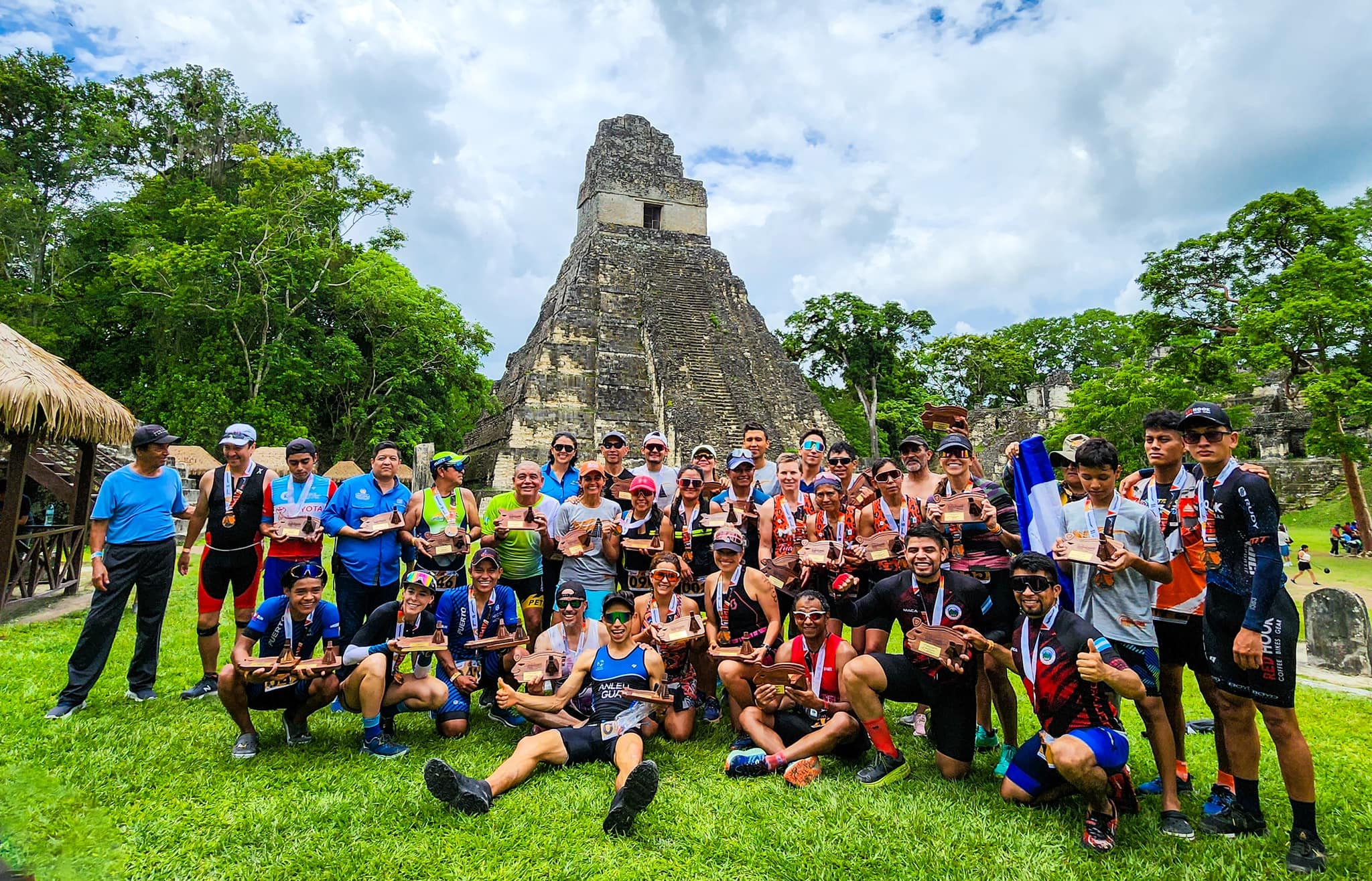 Inguat realiza el Triatlón Niño y Hombre Maya 2023