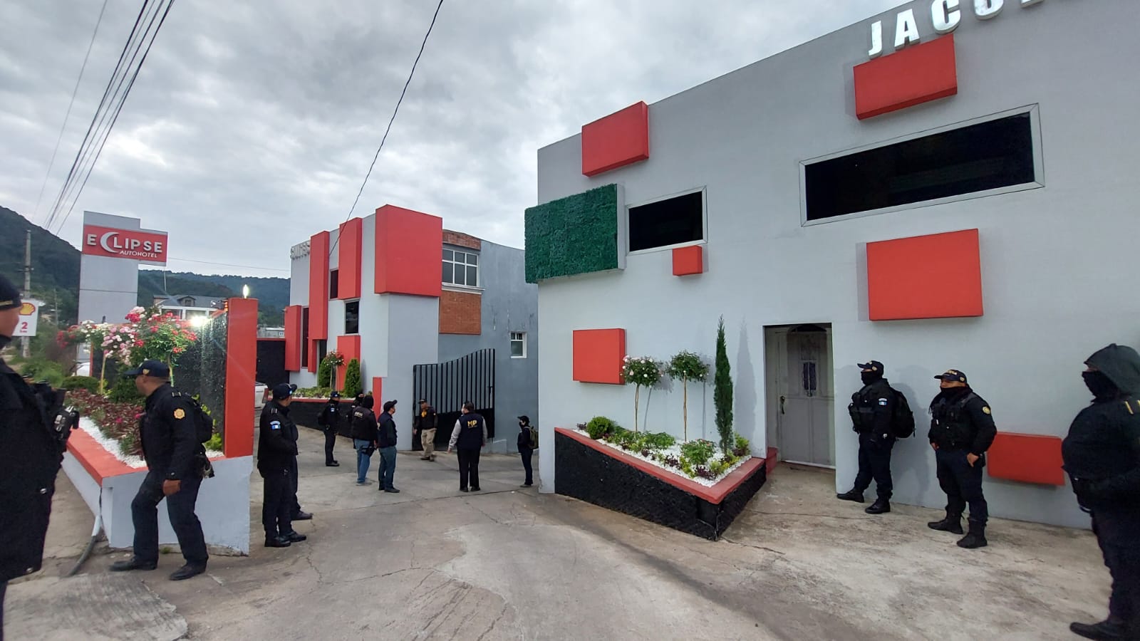 Allanamientos contra la explotación sexual permite localizar armas y drogas
