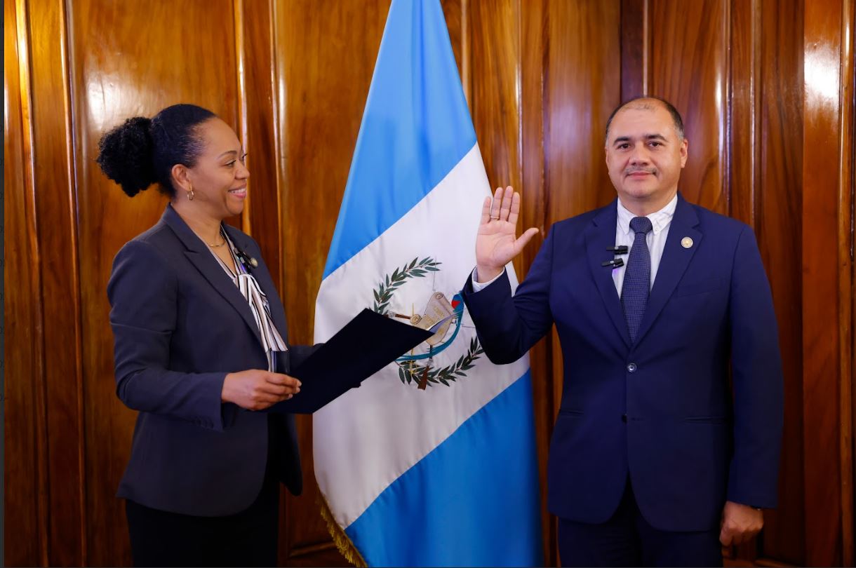 Asume nuevo ministro de Energía y Minas