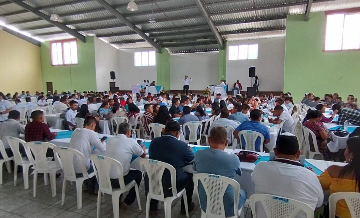 Fortalecen capacidades de técnicos de salud rural en Baja Verapaz