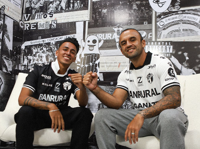 Comunicaciones presenta nueva indumentaria para el Apertura 2023