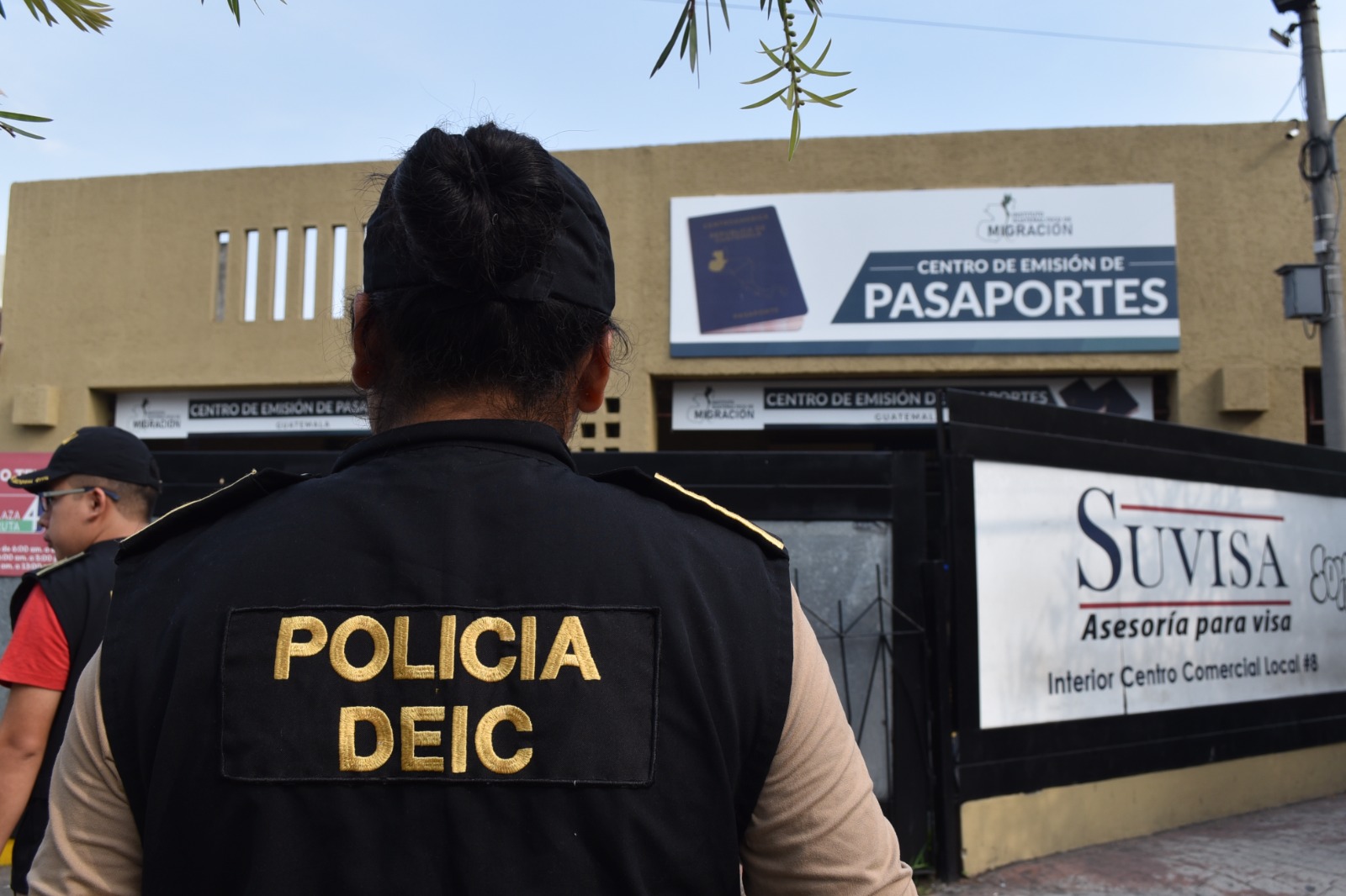 Mantienen operativos de seguridad en el Centro de Emisión de Pasaportes