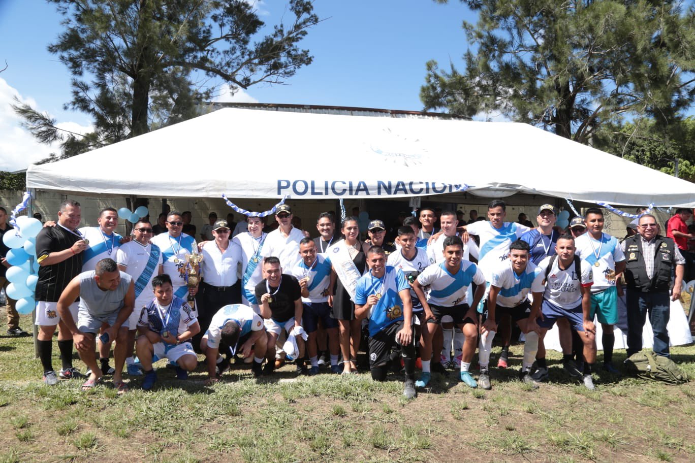 PNC realiza triangular de futbol por 26 aniversario