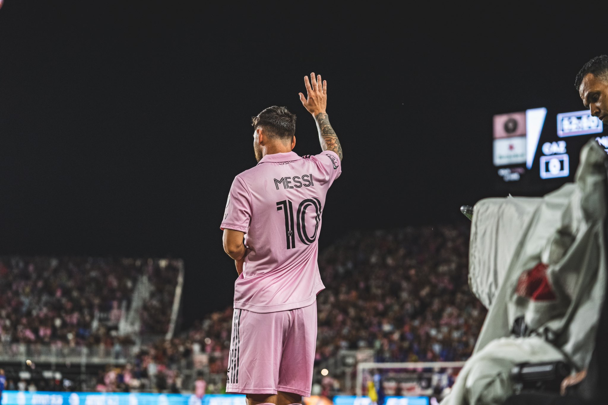 Con un gol espectacular, Lionel Messi le da la victoria al Inter Miami