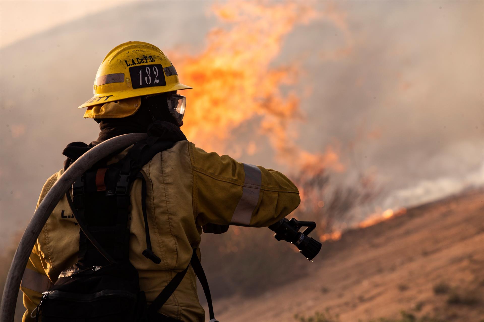 Incendios forestales impactan en crecimiento económico de Canadá