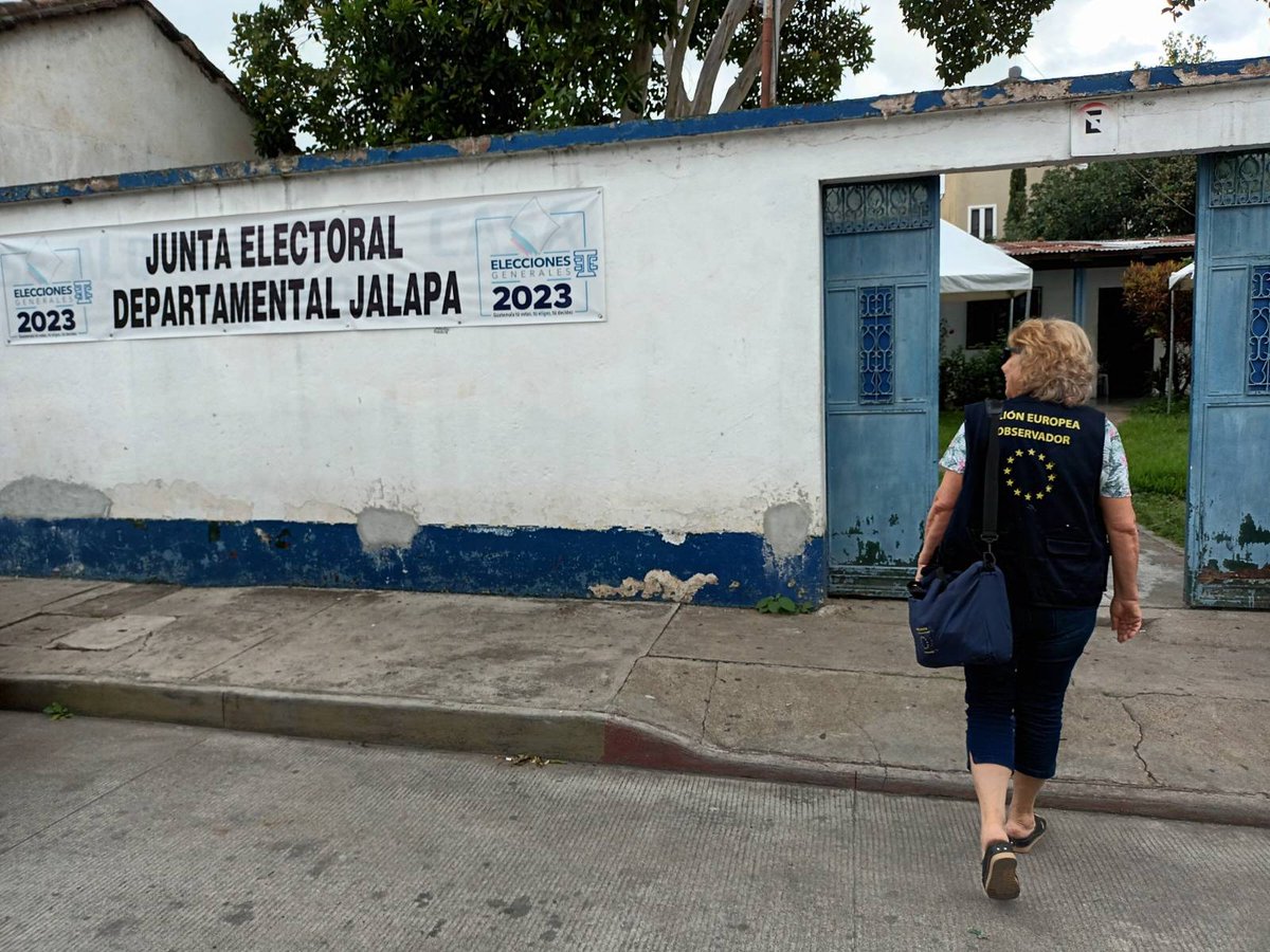 Misión de la Unión Europea despliega 40 observadores para la segunda vuelta electoral en Guatemala