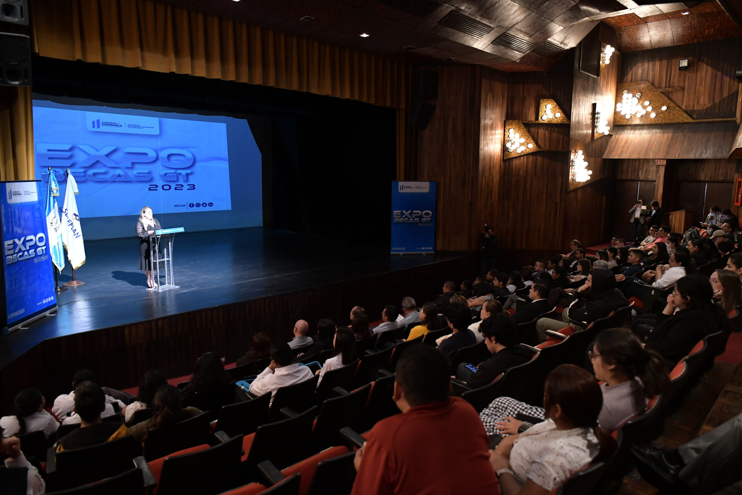 Cerca de 24 mil becas otorgadas por la Segeplan en 3 años y medio