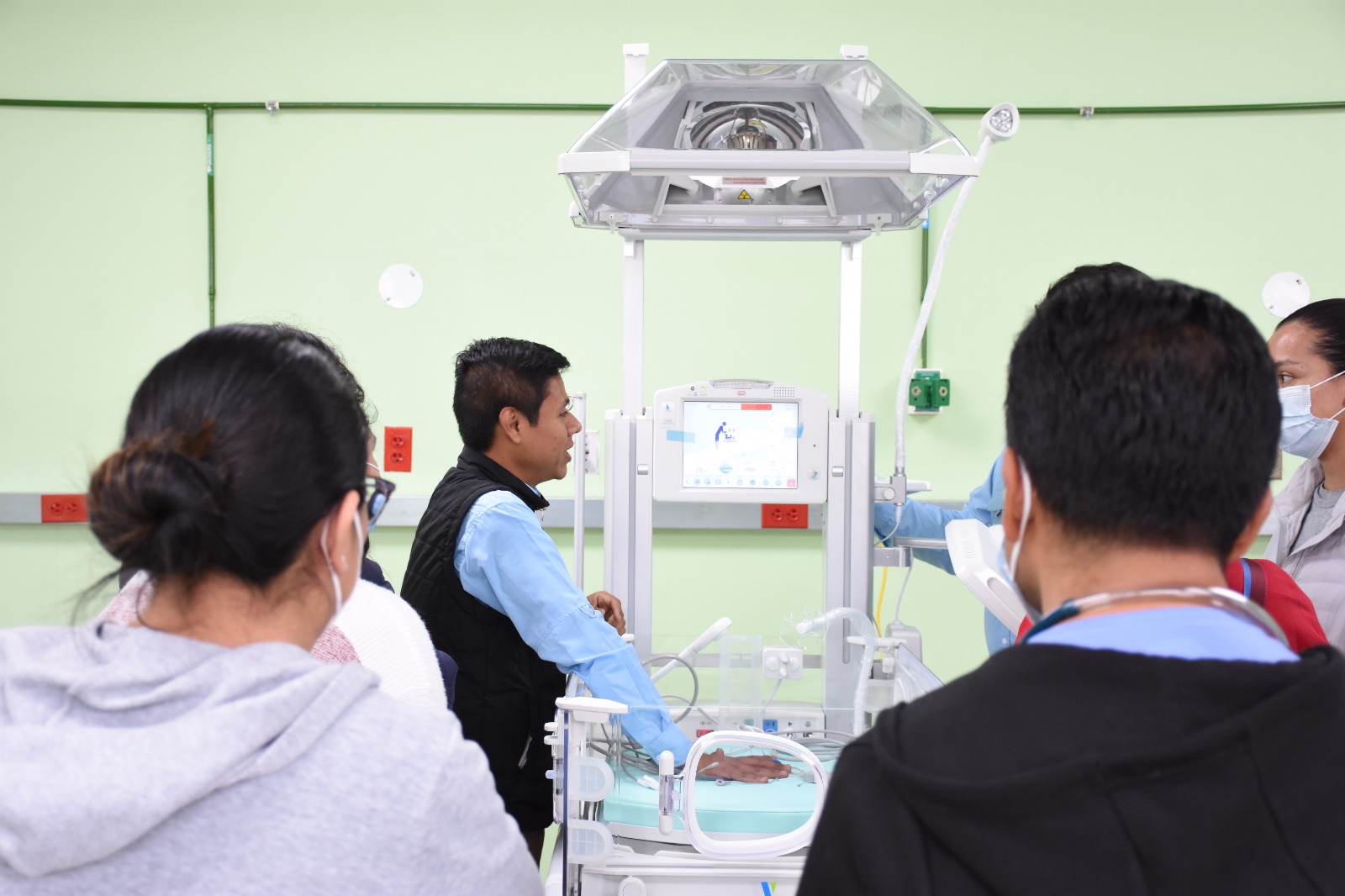 Nuevas incubadoras para cuidados intensivos de bebés en Totonicapán. /Foto: MSPAS