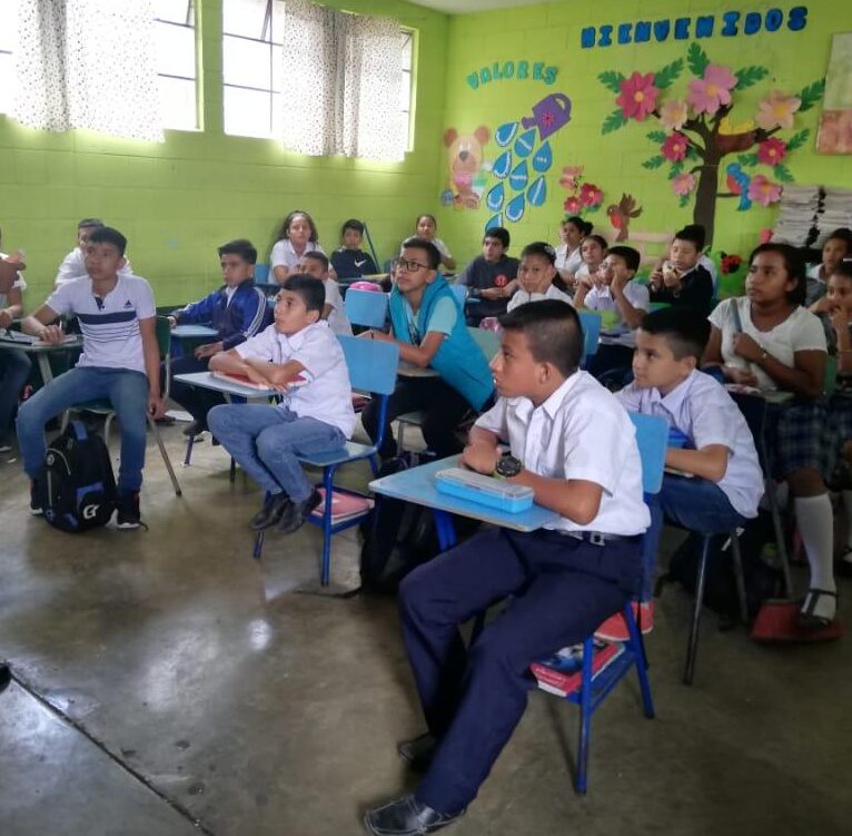 Más de mil alumnos serán beneficiados con mejoramiento de escuela en Esquipulas
