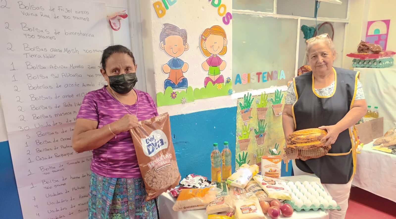 Entregan alimentos como parte del programa Hogares Comunitarios