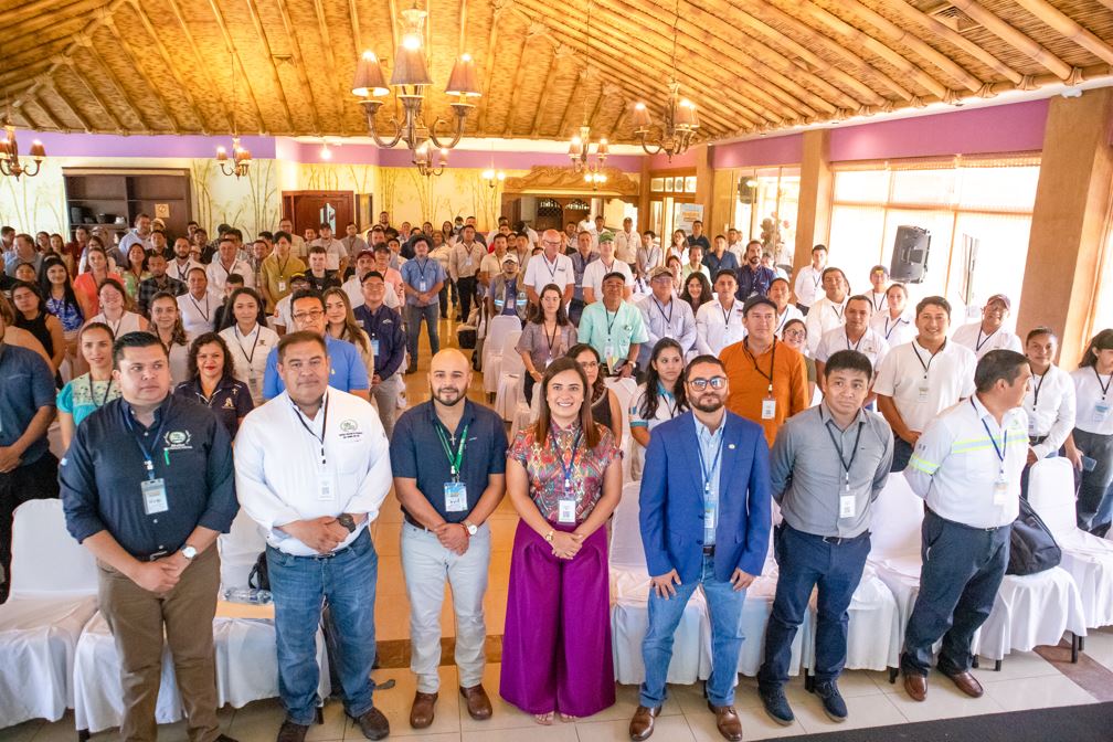 Por segundo día desarrollan simposio nacional “Manglares para la Vida”
