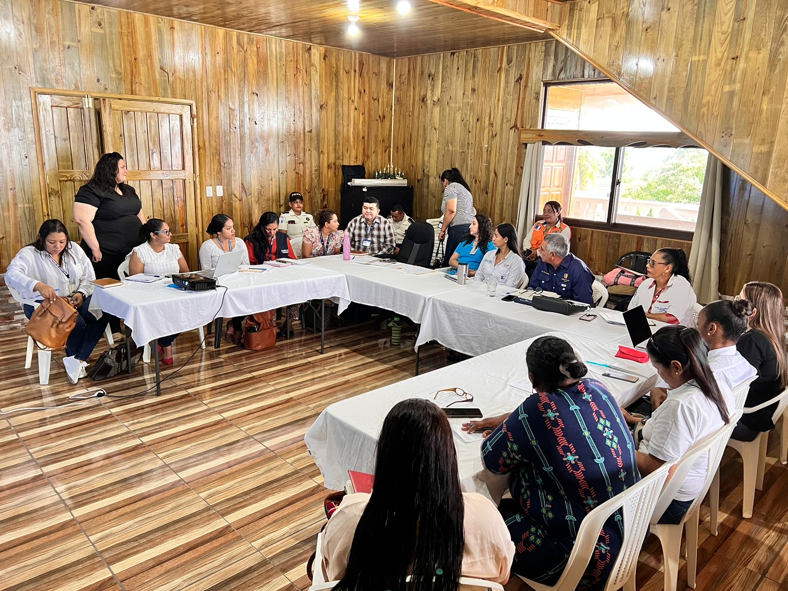 Sostienen reunión de la Comisión Departamental de la Mujer en Izabal