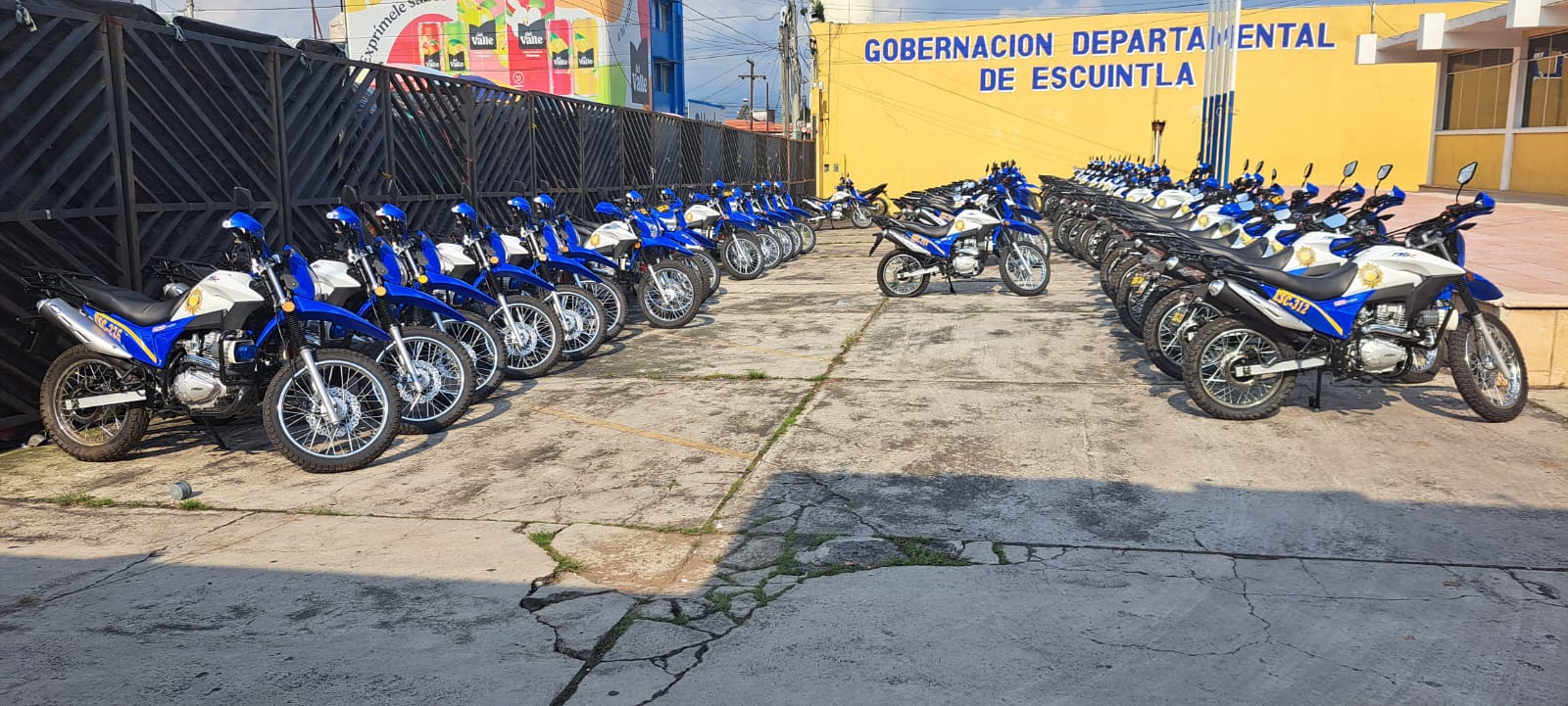 Fortalecen seguridad en Escuintla con entrega de motocicletas
