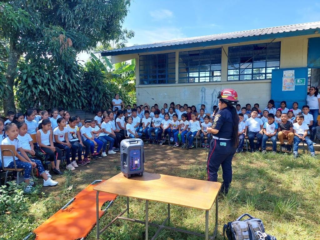 Estudiantes de los municipios de San Marcos participan en Segundo Simulacro Escolar Nacional