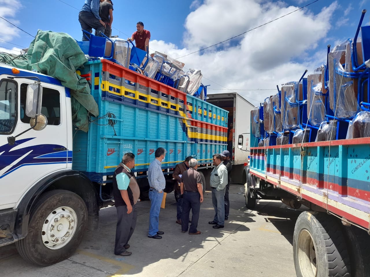 Se inicia distribución de más de 8 mil escritorios en San Marcos