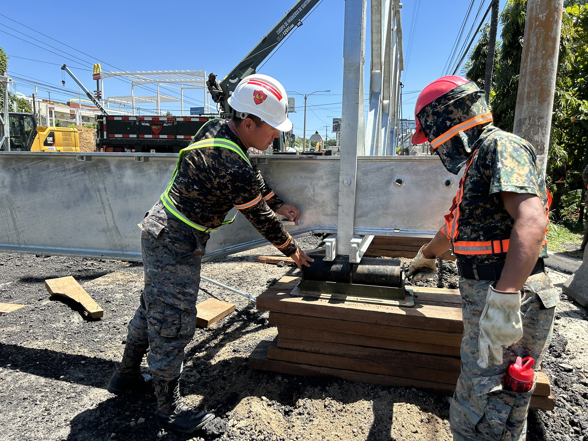 Avanzan trabajos de puente temporal en ruta al Pacífico