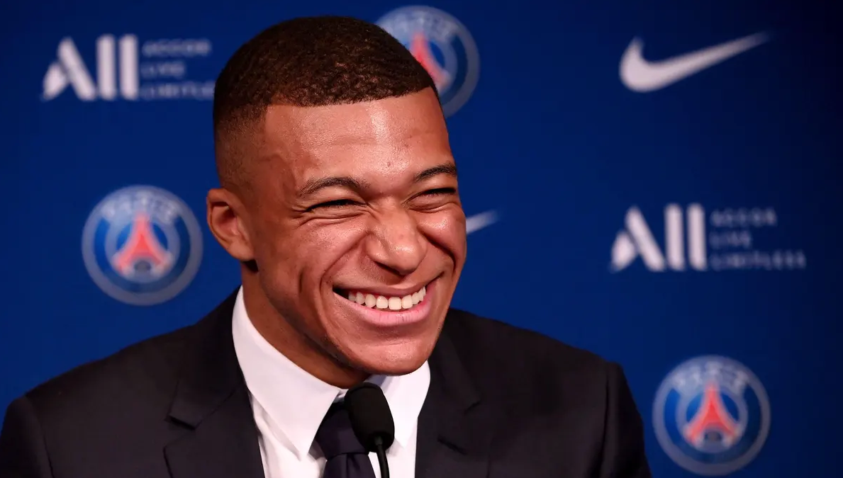 Kylian Mbappé no ha descartado una renovación con el PSG