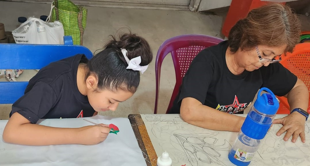 El MCD desarrolla con éxito Taller de Pintura en Tela