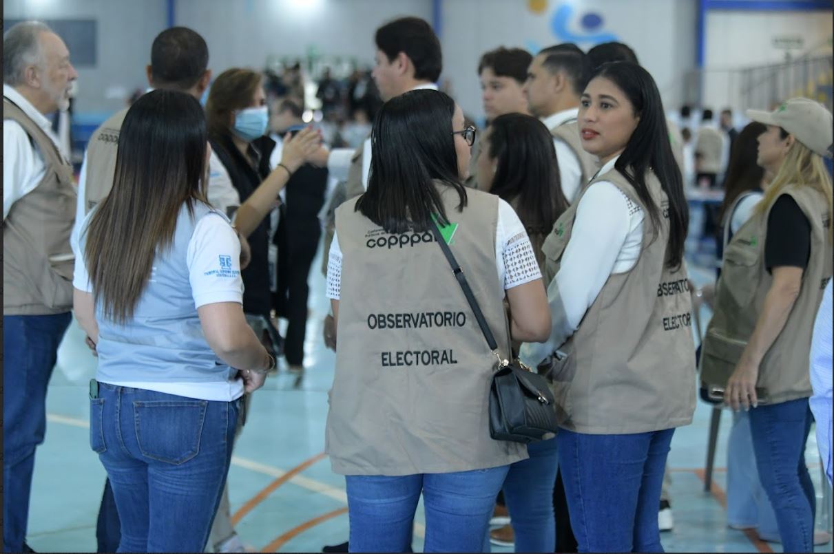 Elecciones en Guatemala se llevan a cabo con la presencia de observadores internacionales