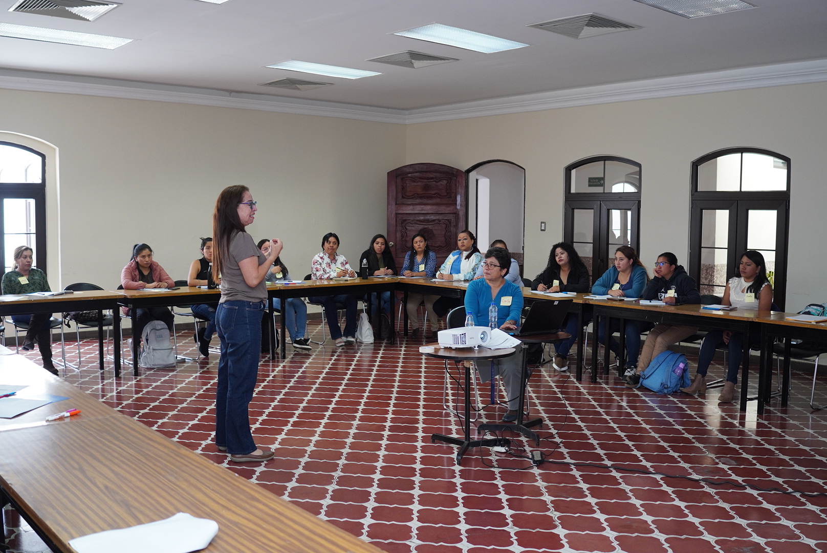 INE continúa capacitando a personal para la Encabih