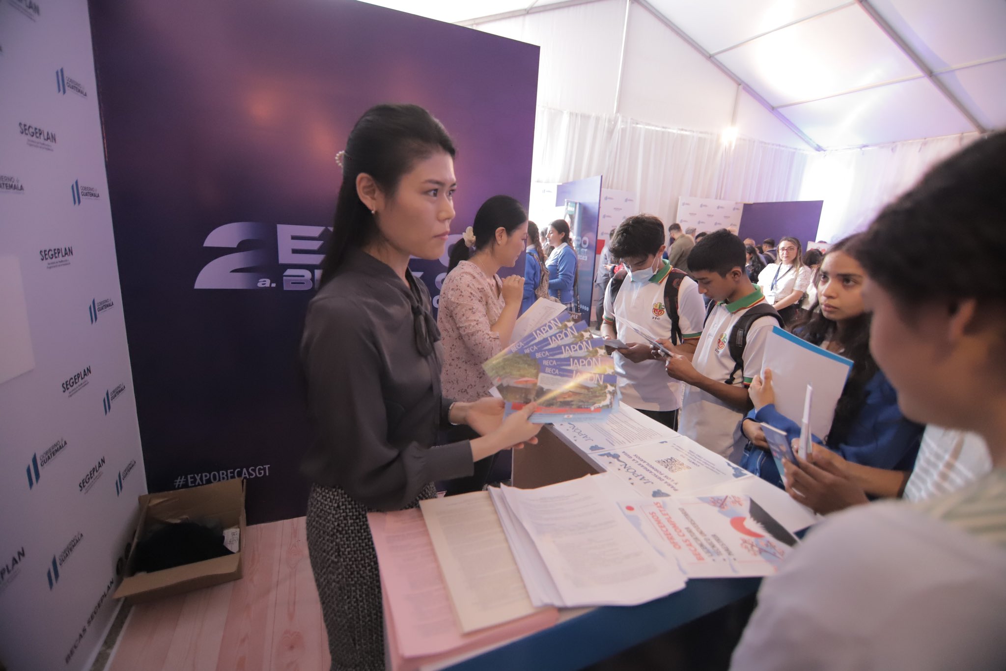 Continúa Expo Becas 2023 durante el fin de semana