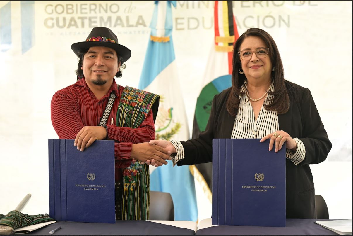 Firman convenio de cooperación para fortalecer educación bilingüe intercultural
