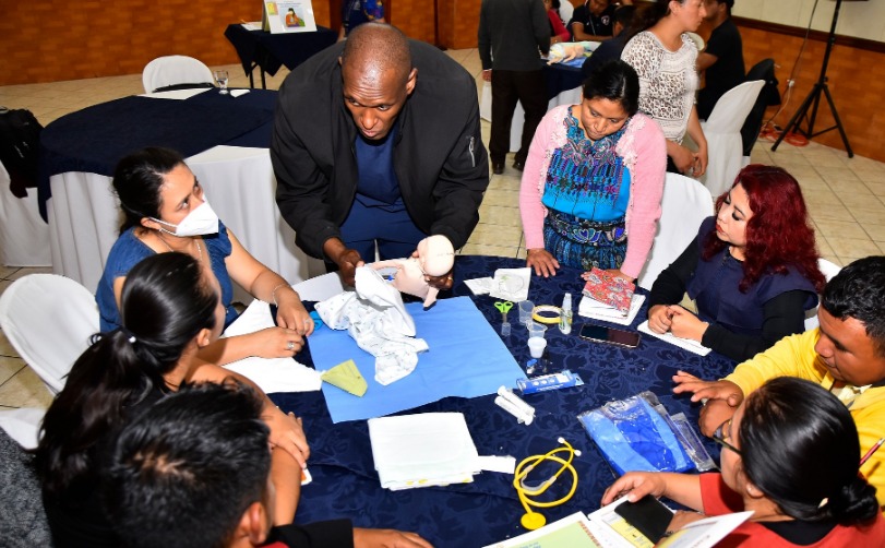 Fortalecen talleres para prevenir muertes neonatales en Huehuetenango