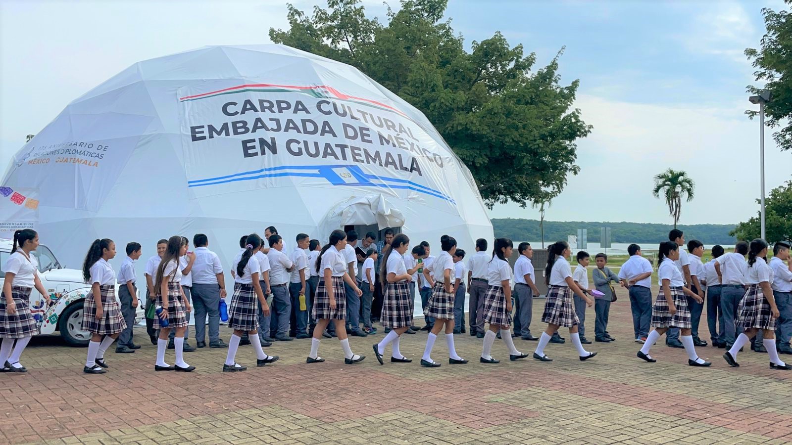 Más 3 mil guatemaltecos visitaron la Carpa Cultural de la Embajada de México en Petén