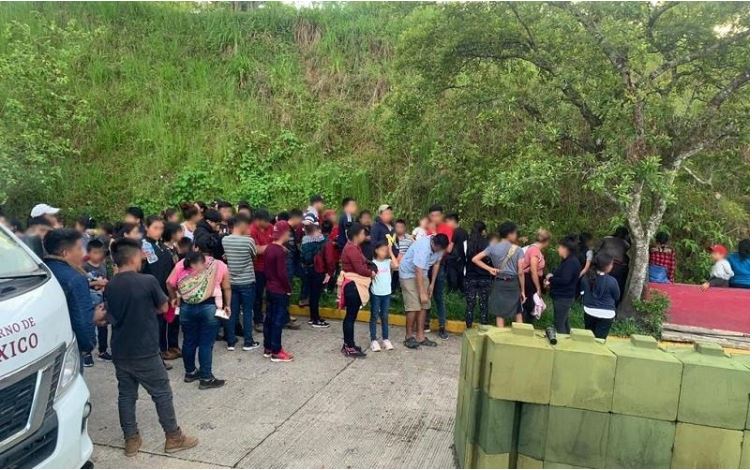 Minex asiste retorno de 128 connacionales rescatados en una carretera en Veracruz, México