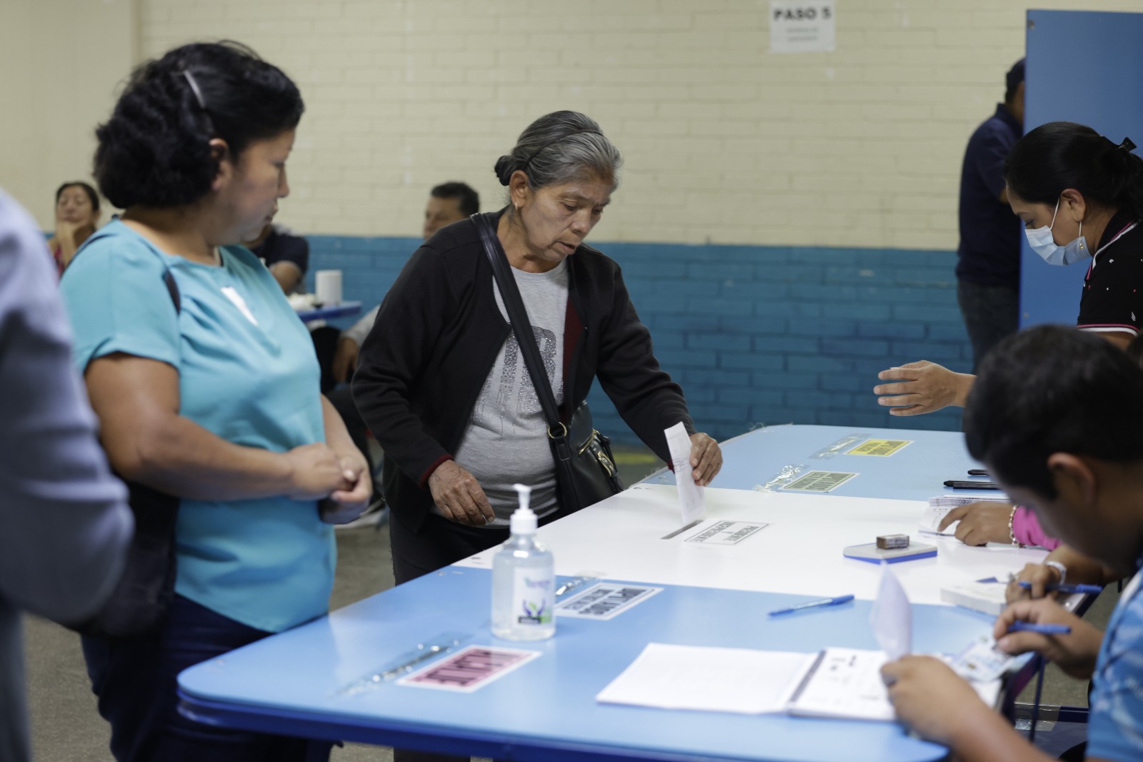 Servidores públicos gozan este día de permiso con goce salarial