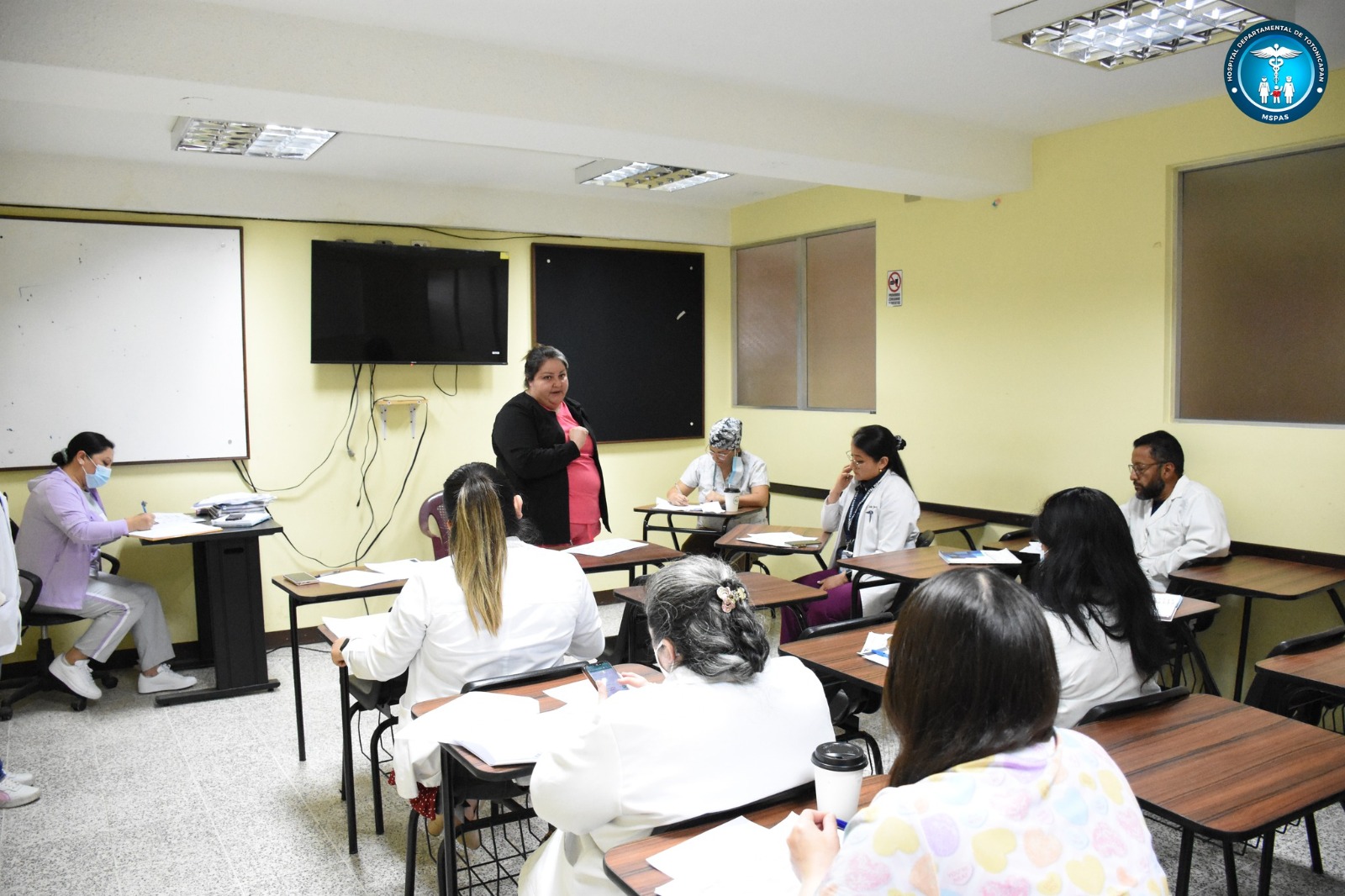 Capacitaciones para mejorar la atención de pacientes en el Hospital de Totonicapán