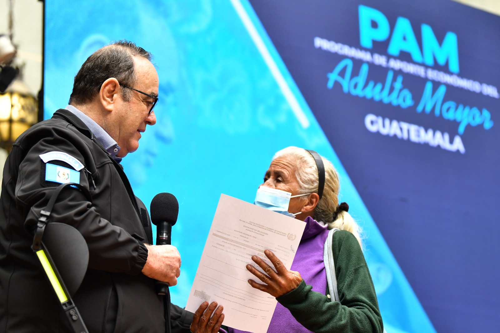 Presidente continúa beneficiando adultos mayores con el PAM