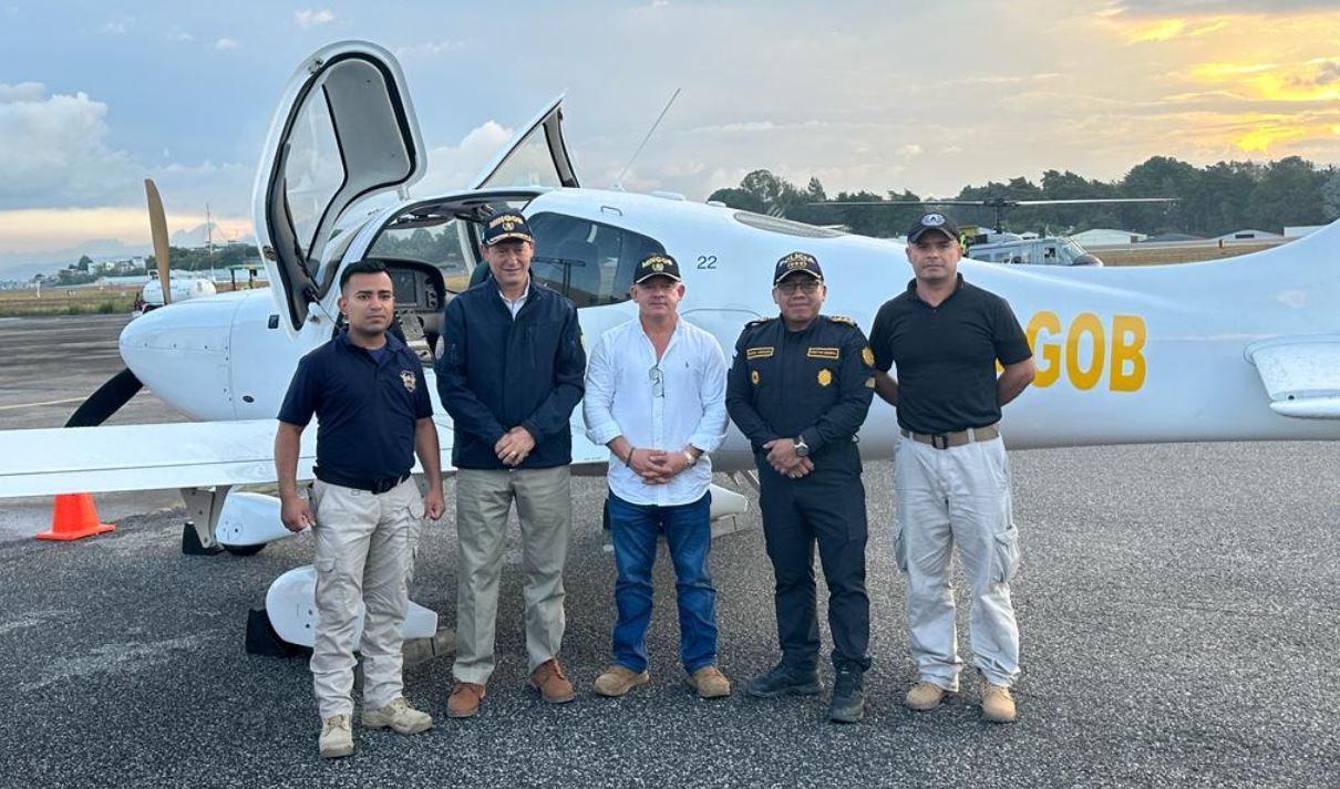 Unagob fortalece su movilidad con avioneta cirrus SR-22