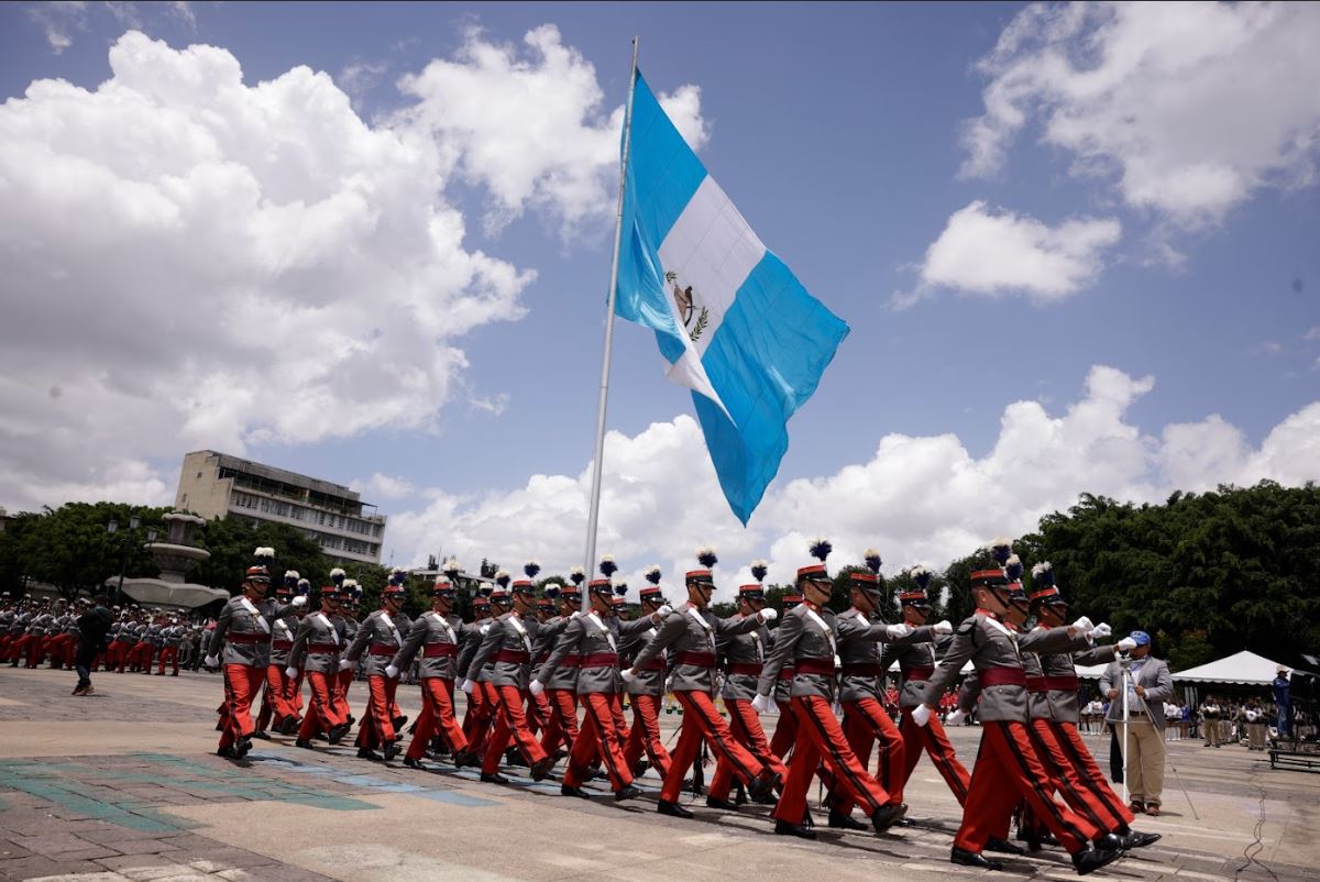 Comité Permanente Pro-Festejos de la Independencia Nacional conmemora el Día de la Bandera