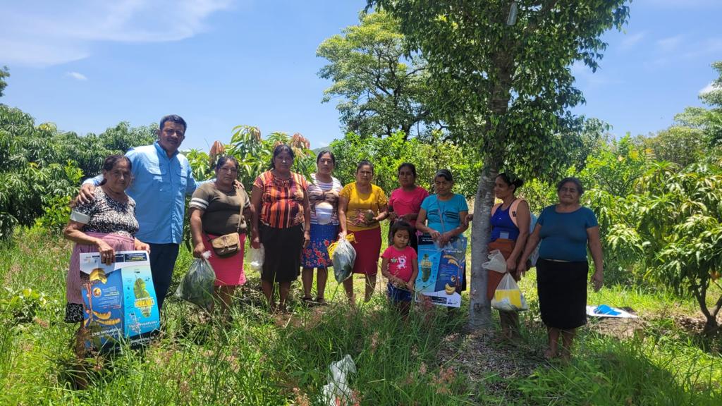 Brindan acompañamiento a productores huehuetecos