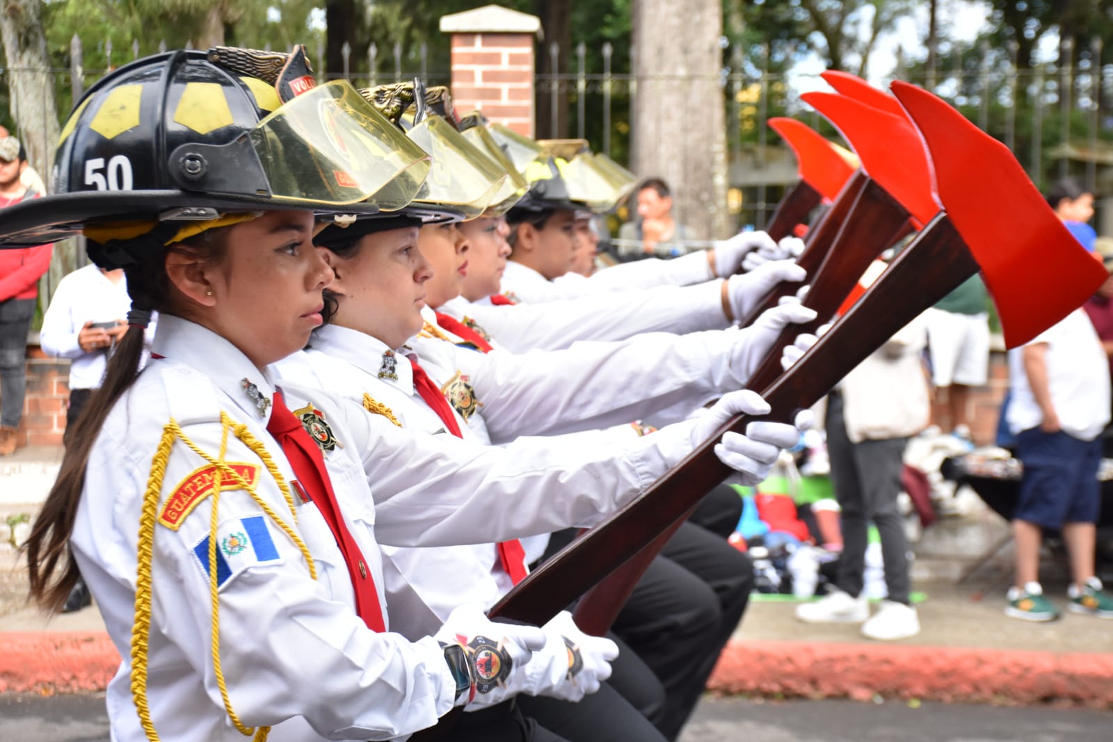 Gobierno felicita al Cuerpo Voluntario de Bomberos por su 72 aniversario
