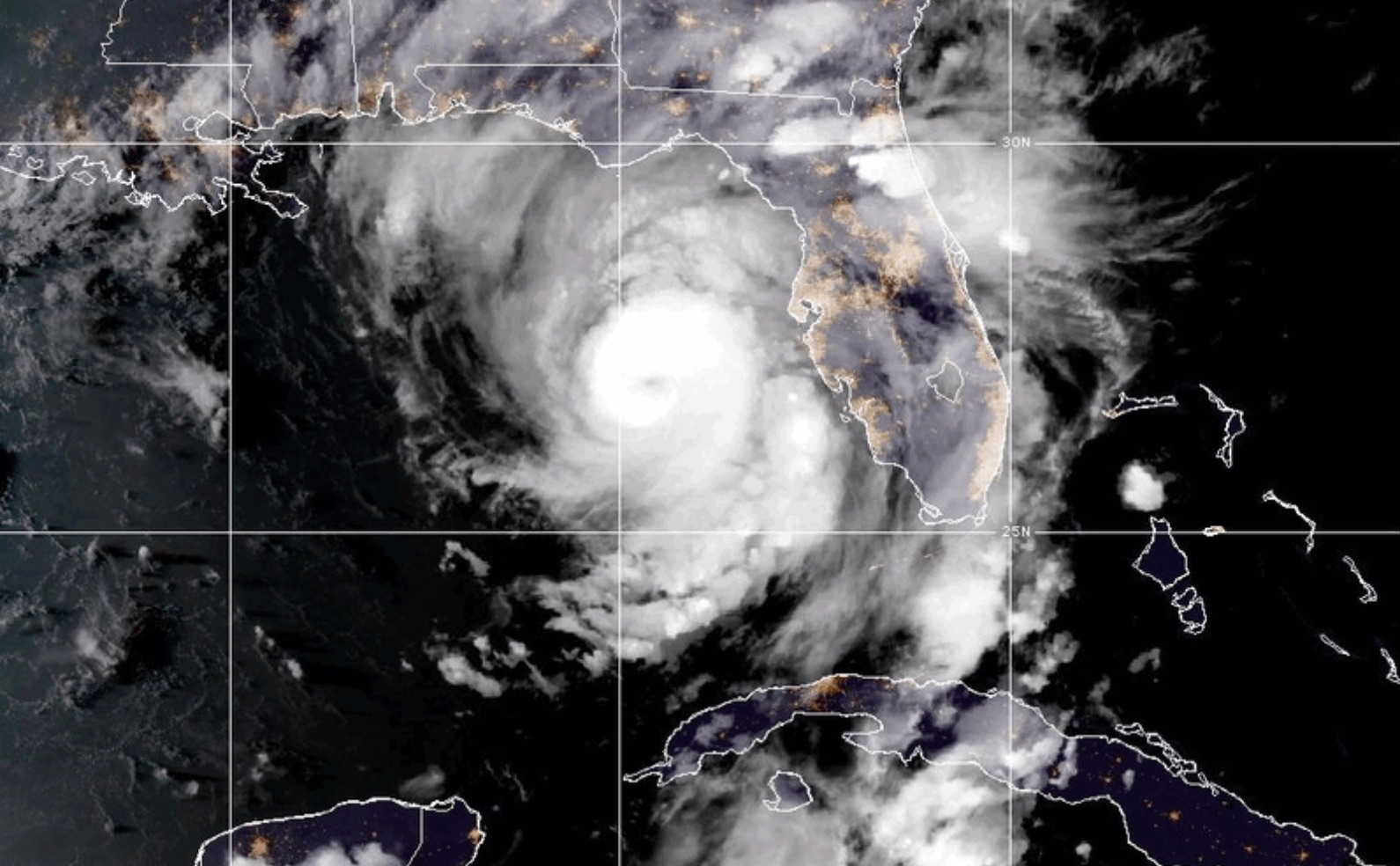 Idalia toca tierra en el noroeste de Florida como un huracán mayor