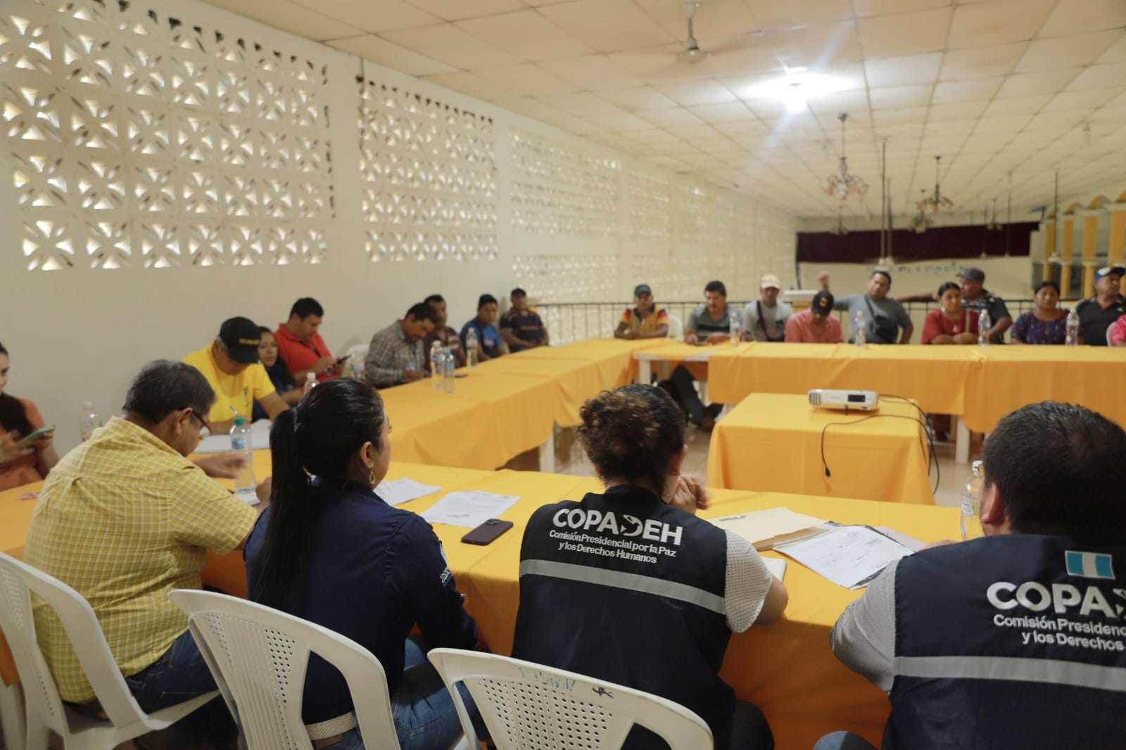 Dan seguimiento a mesa técnica del cierre de vertedero en Santa María Cahabón, Alta Verapaz