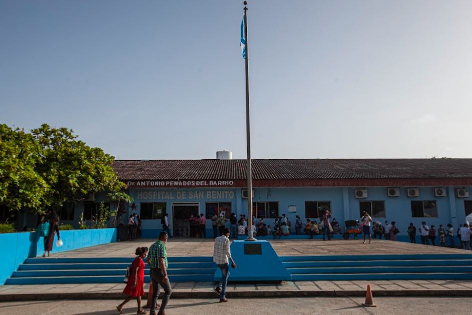 Supervisan trabajos de nuevas áreas del Hospital de San Benito, Petén