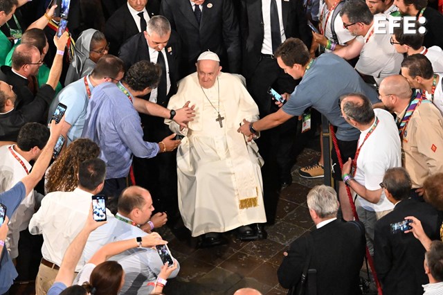 El Papa celebró un acto ante más de un millón de jóvenes y los animó a levantarse siempre