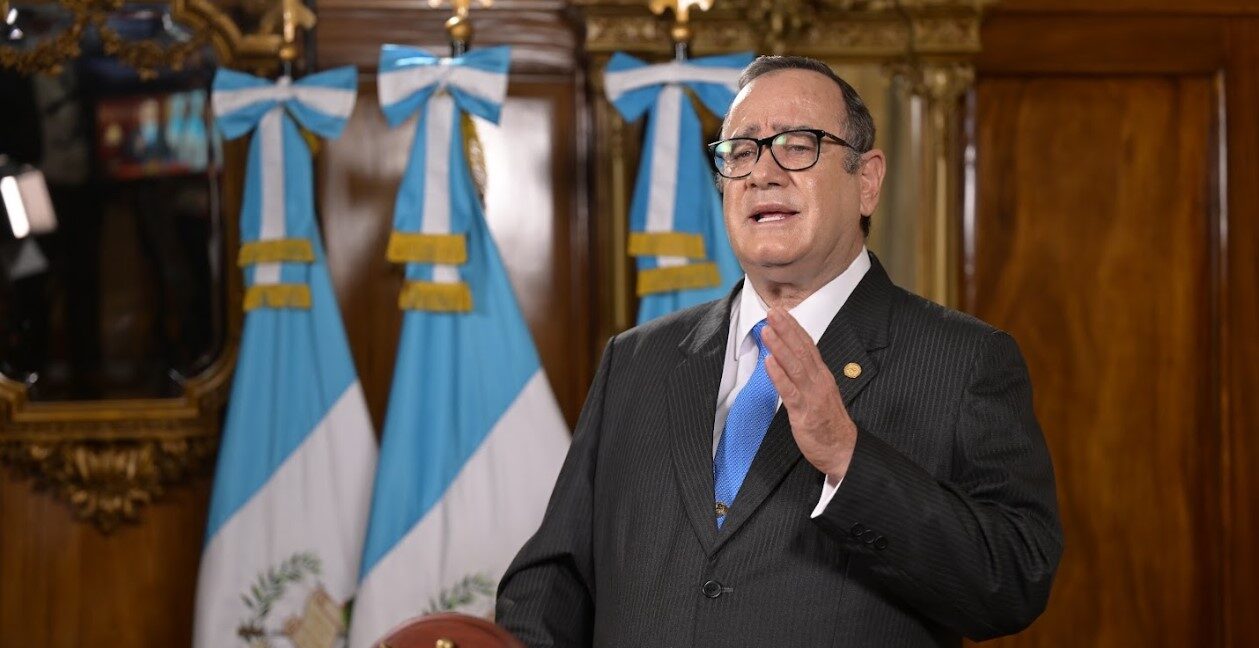 Presidente Giammattei reitera compromiso con la transmisión de mando
