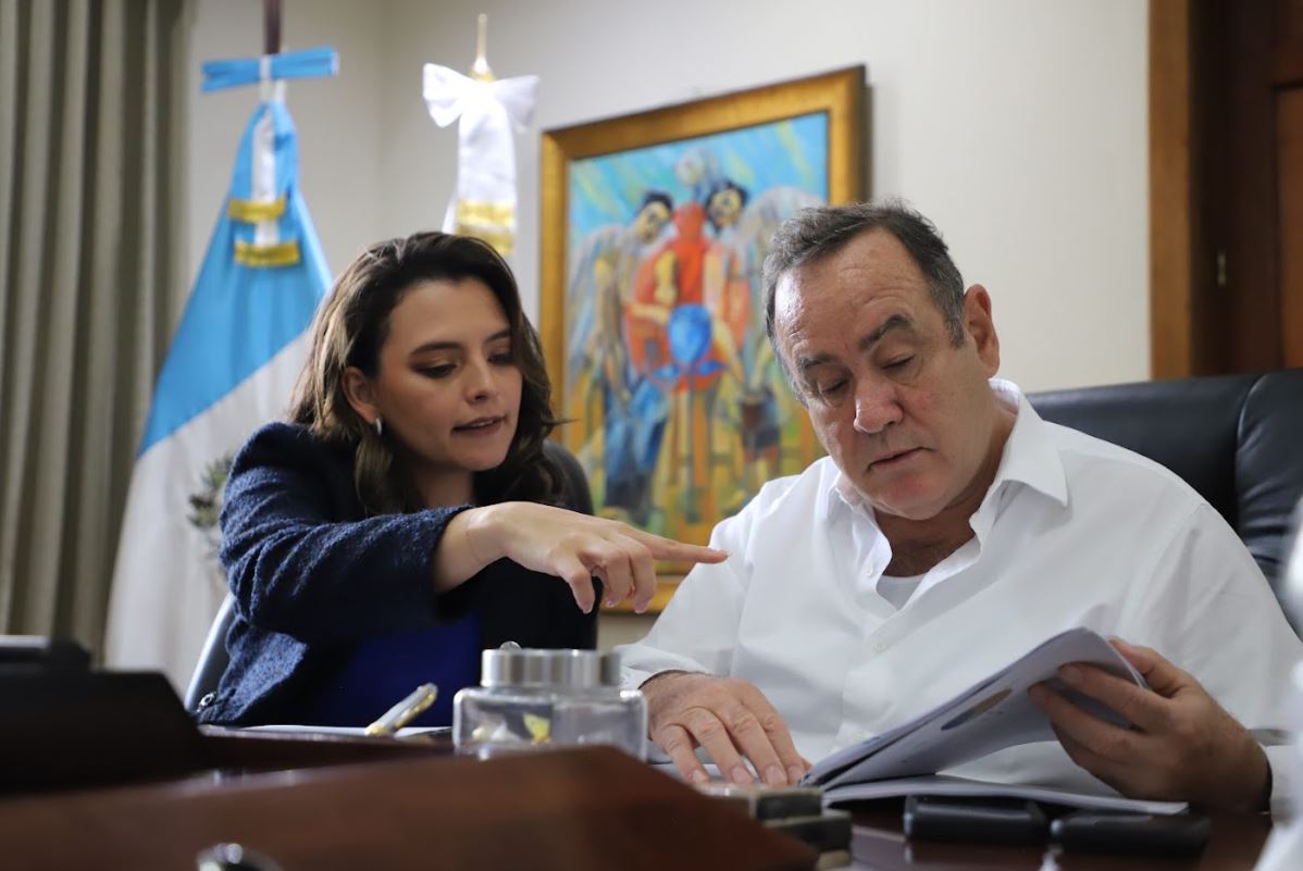 Dan seguimiento a proceso de transición, temas de cooperación y políticas públicas
