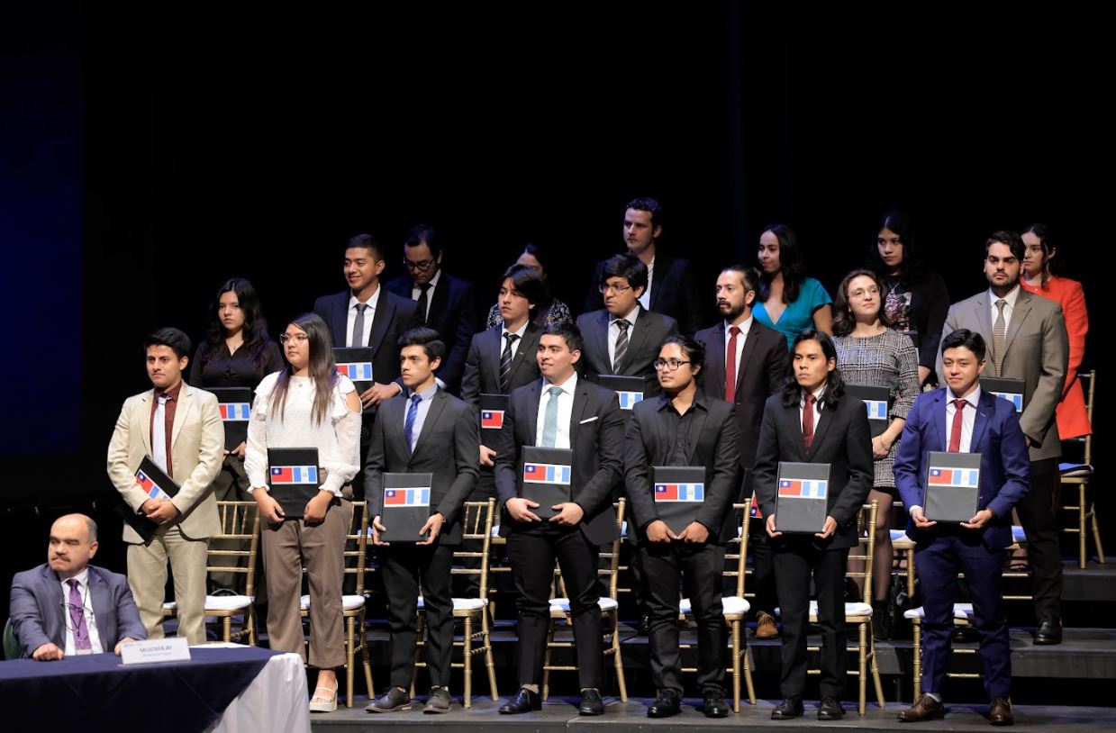 Segeplan ha otorgado más de 23 mil becas a guatemaltecos