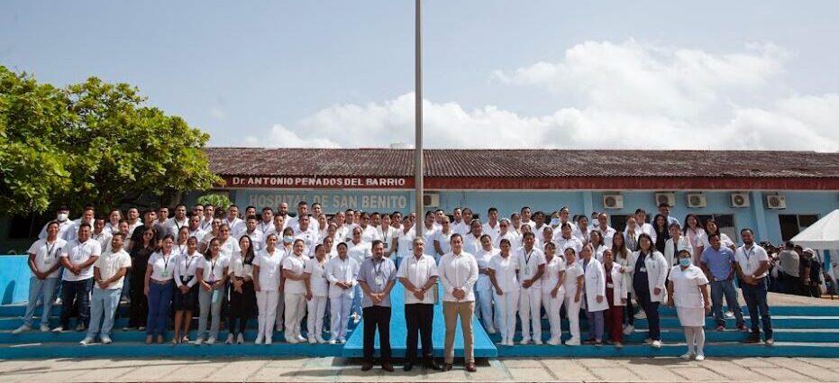 Más de 100 salubristas pasan a renglón permanente en Petén