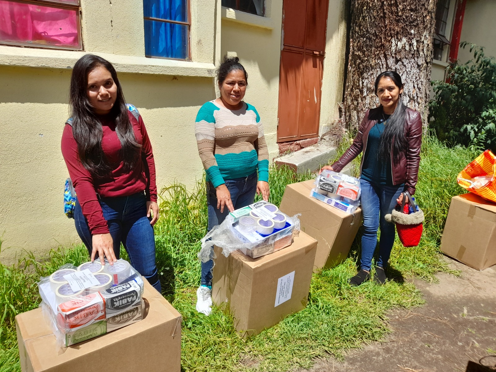 Entregan materiales educativos y valija didáctica a docentes de San Marcos