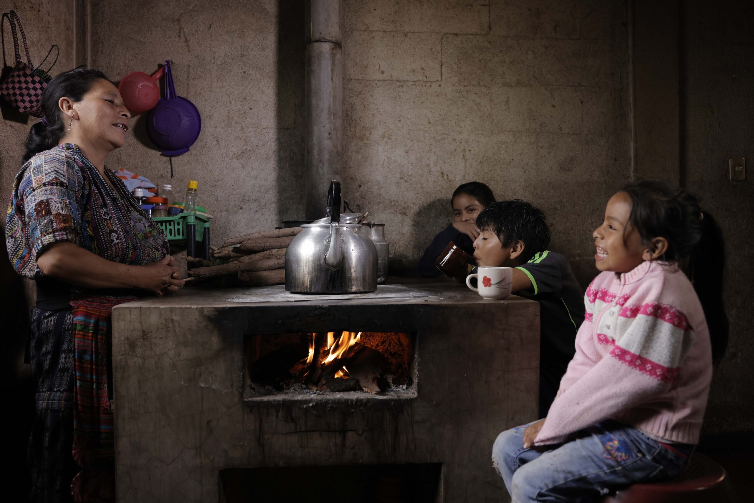 Programa Bono Social promueve el acceso a la educación y la salud