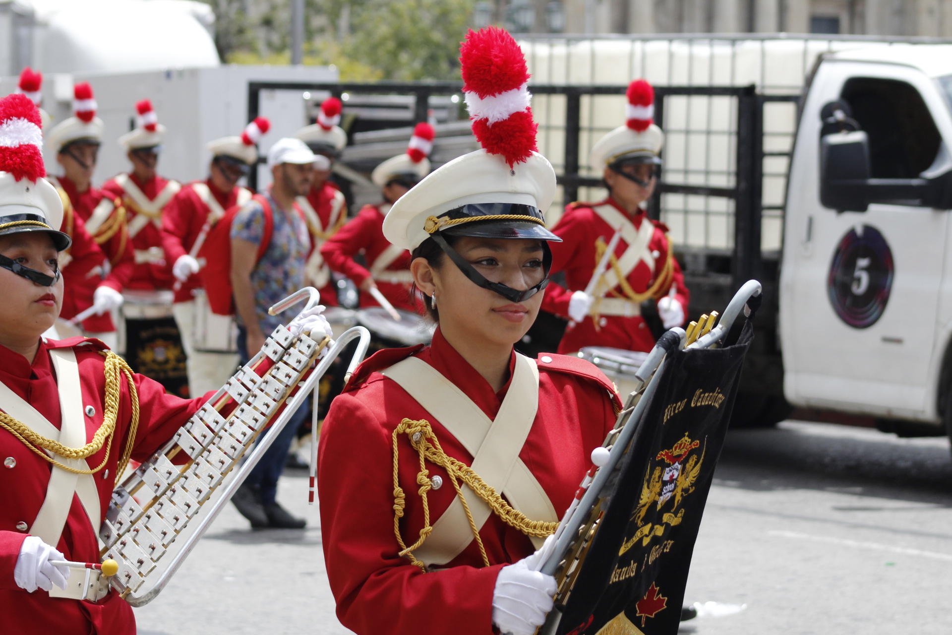 Más de 130 bandas participarán en el desfile cívico escolar 2023