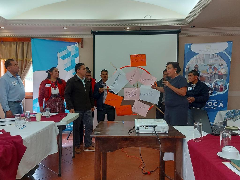 Capacitan a profesionales que ejercen funciones de supervisión educativa en Totonicapán