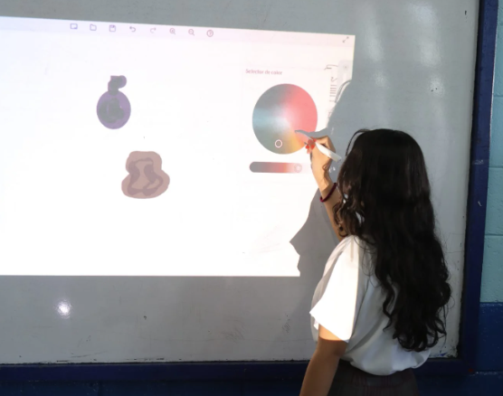 Mineduc habilita 21 entornos virtuales de aprendizaje para fortalecer la formación académica
