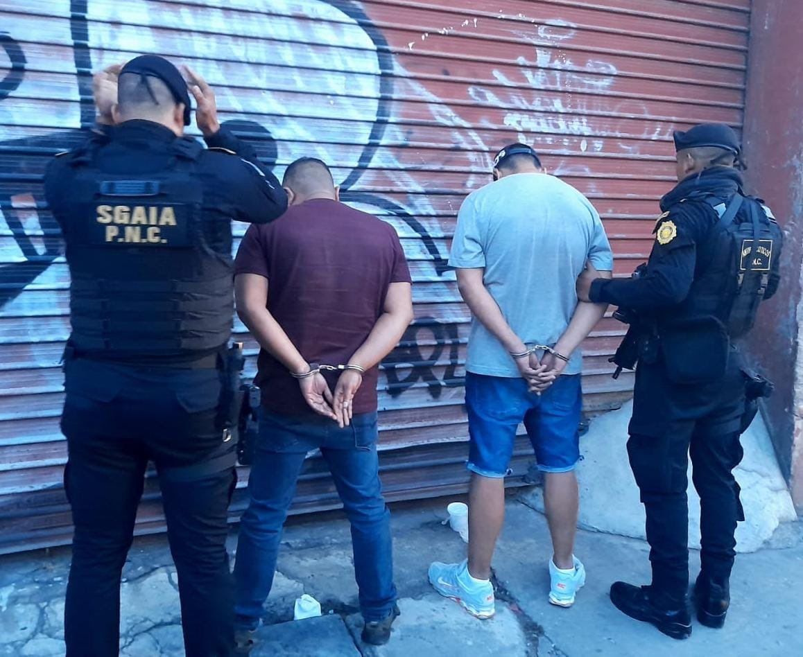 Agentes antinarcóticos localizan cocaína en una bodega de exportaciones